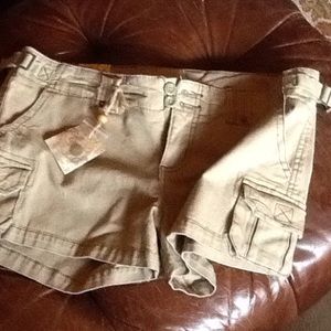 NWT SZ11 SAGE 🌿🍃GREEN cargo shorts, 34 in waist